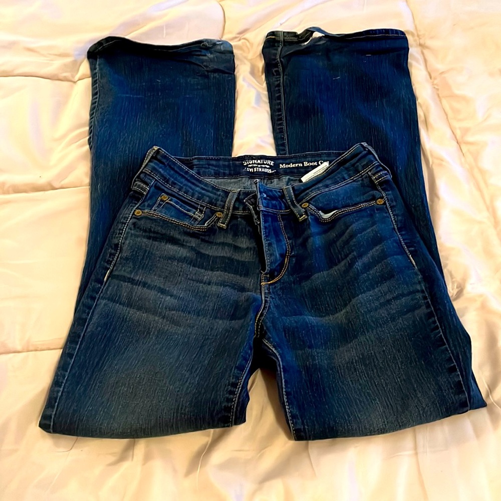 Signature Levi strauss & co modern bootcut sz 2 (26x32)